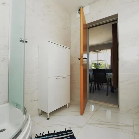 House Captain House Tatil Evi Žirje
