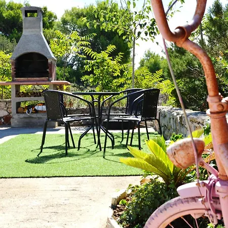 Semesterbostad House Captain House Žirje