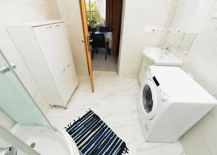 House Captain House * Žirje